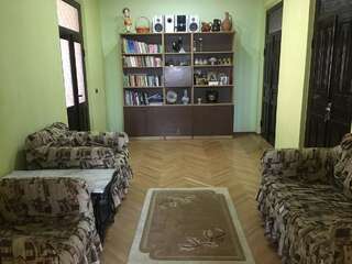 Гостевой дом Hotel Liza Батуми Четырехместный номер с собственной ванной комнатой-9