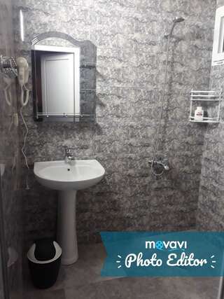 Гостевой дом Hotel Liza Батуми Двухместный номер Делюкс с 1 кроватью и дополнительной кроватью-8