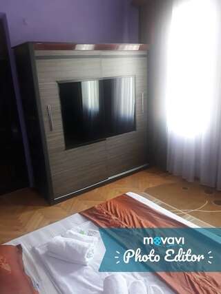 Гостевой дом Hotel Liza Батуми Двухместный номер Делюкс с 1 кроватью и дополнительной кроватью-10